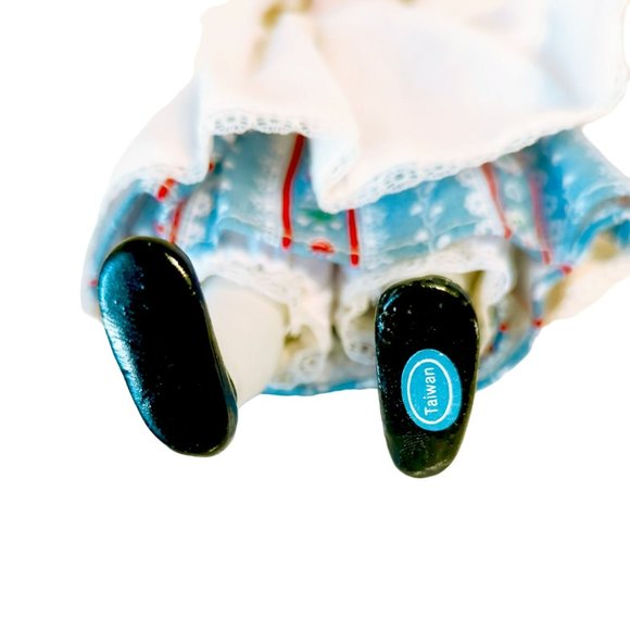 Vintage Pioneer Prairie Bisque Porcelain Doll Christmas Ornament Made in Taiwan - Picture 6 of 9